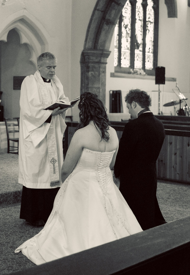 Jo and Alex { Stunning Wedding Photography Rochester - Frindsbury Church, Kent }