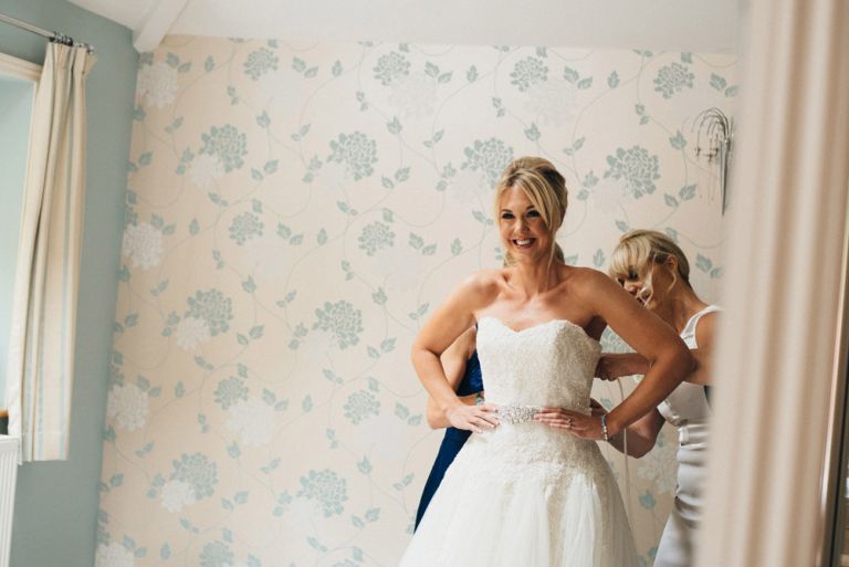 a beautiful wedding at mountains country house in kent